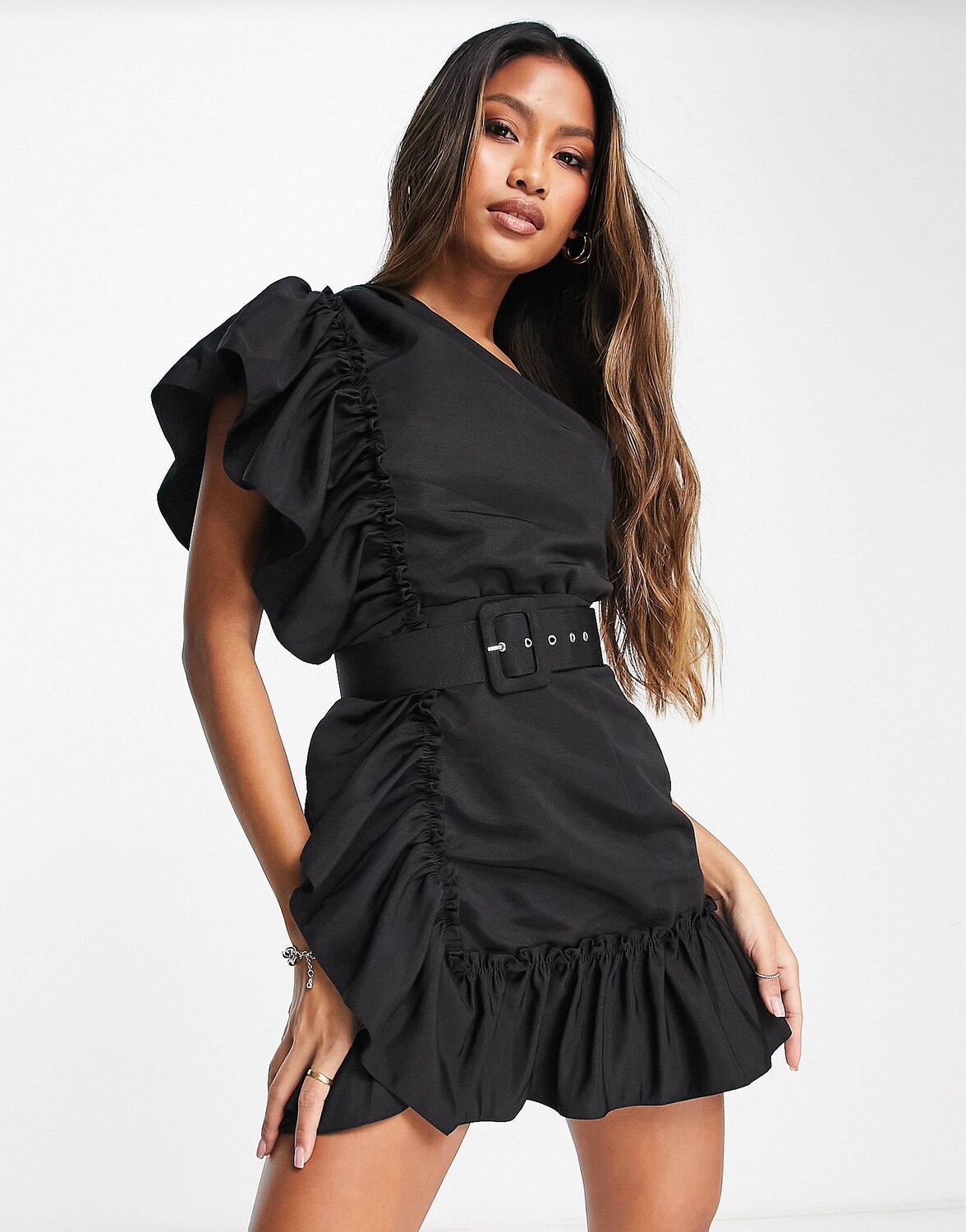 

Черное платье мини на одно плечо с поясом и оборками ASOS DESIGN
