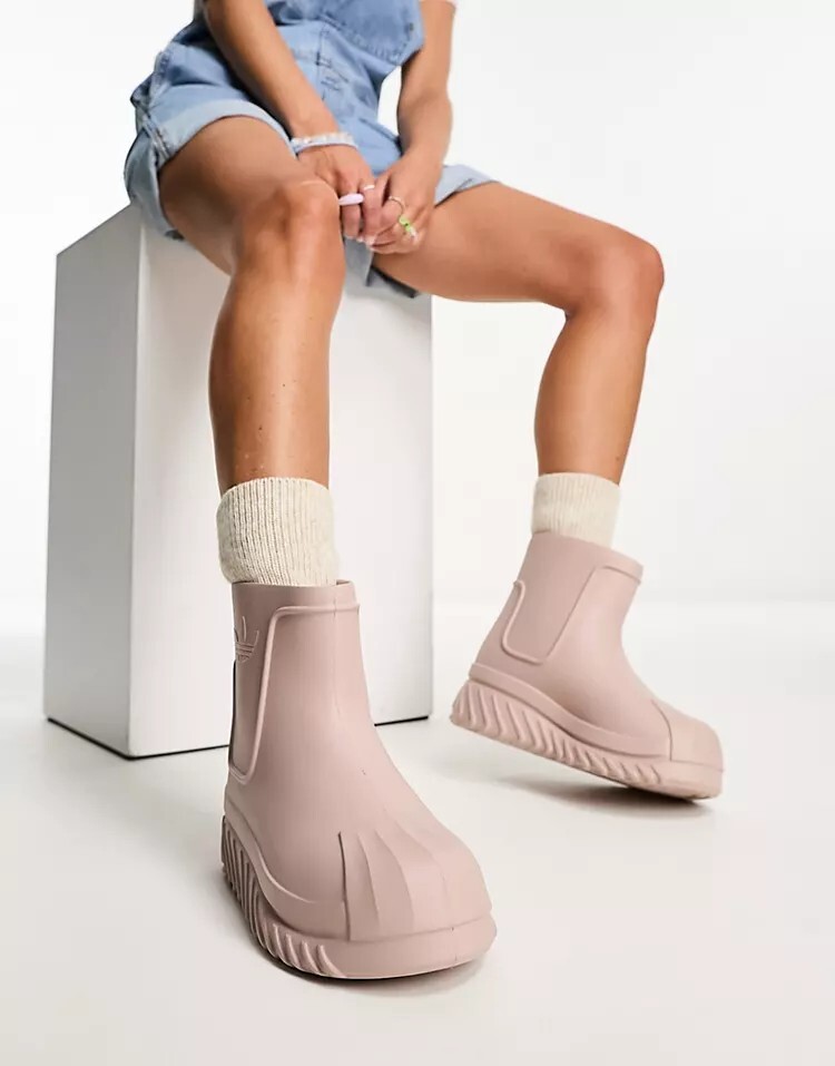 

Бежевые ботинки adidas Originals adiFOM Superstar, бежевый