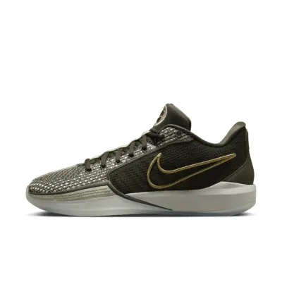 

Кроссовки Nike Sabrina 1 "Dedication" Basketball Shoes, цвет Cargo Khaki/Olive Aura/Metallic Gold