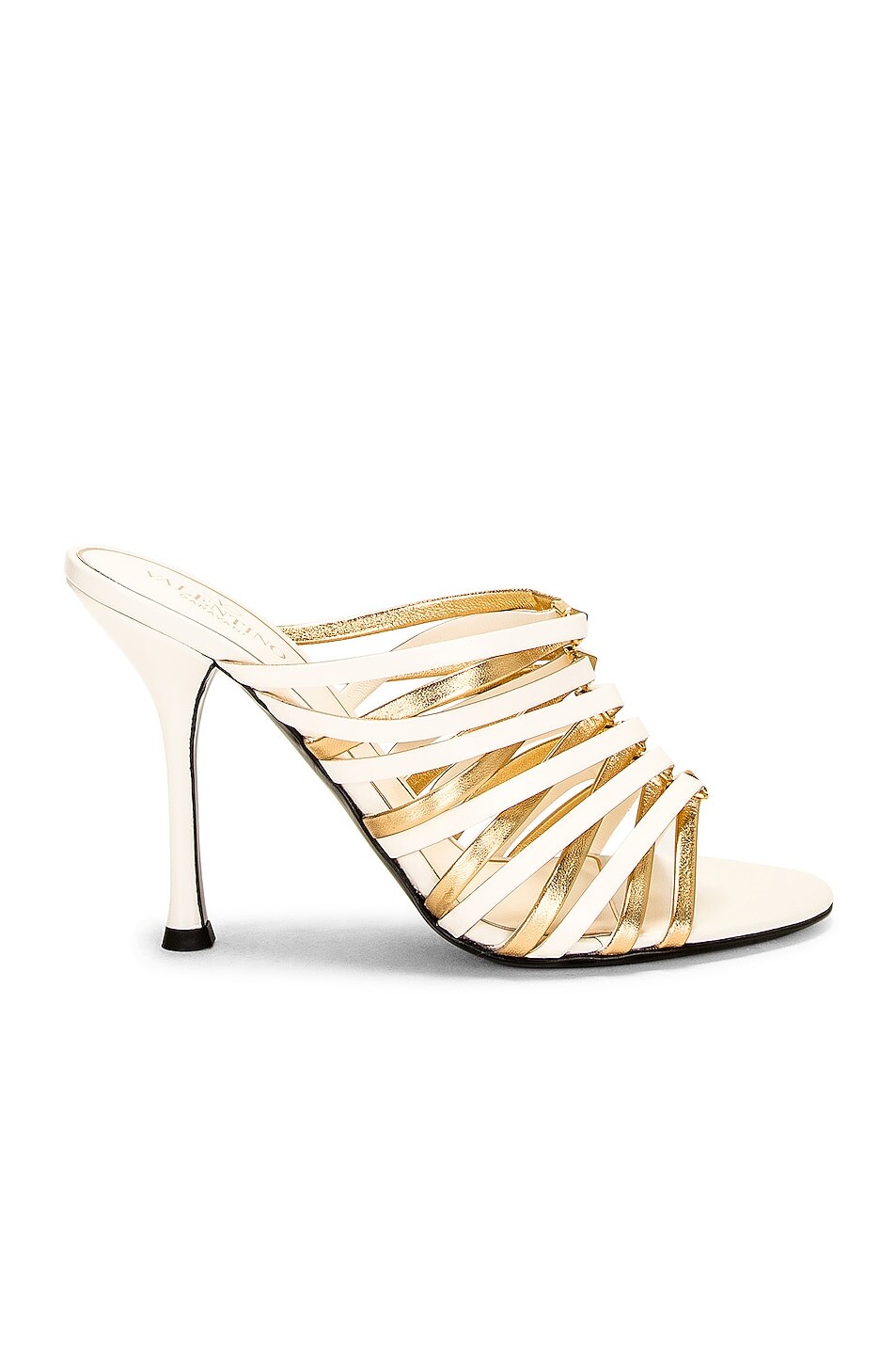 

Туфли Valentino Garavani Rockstud Strappy, цвет Ivory & Antique Brass
