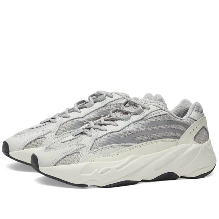 

Кроссовки Yeezy Boost 700 V2, серый