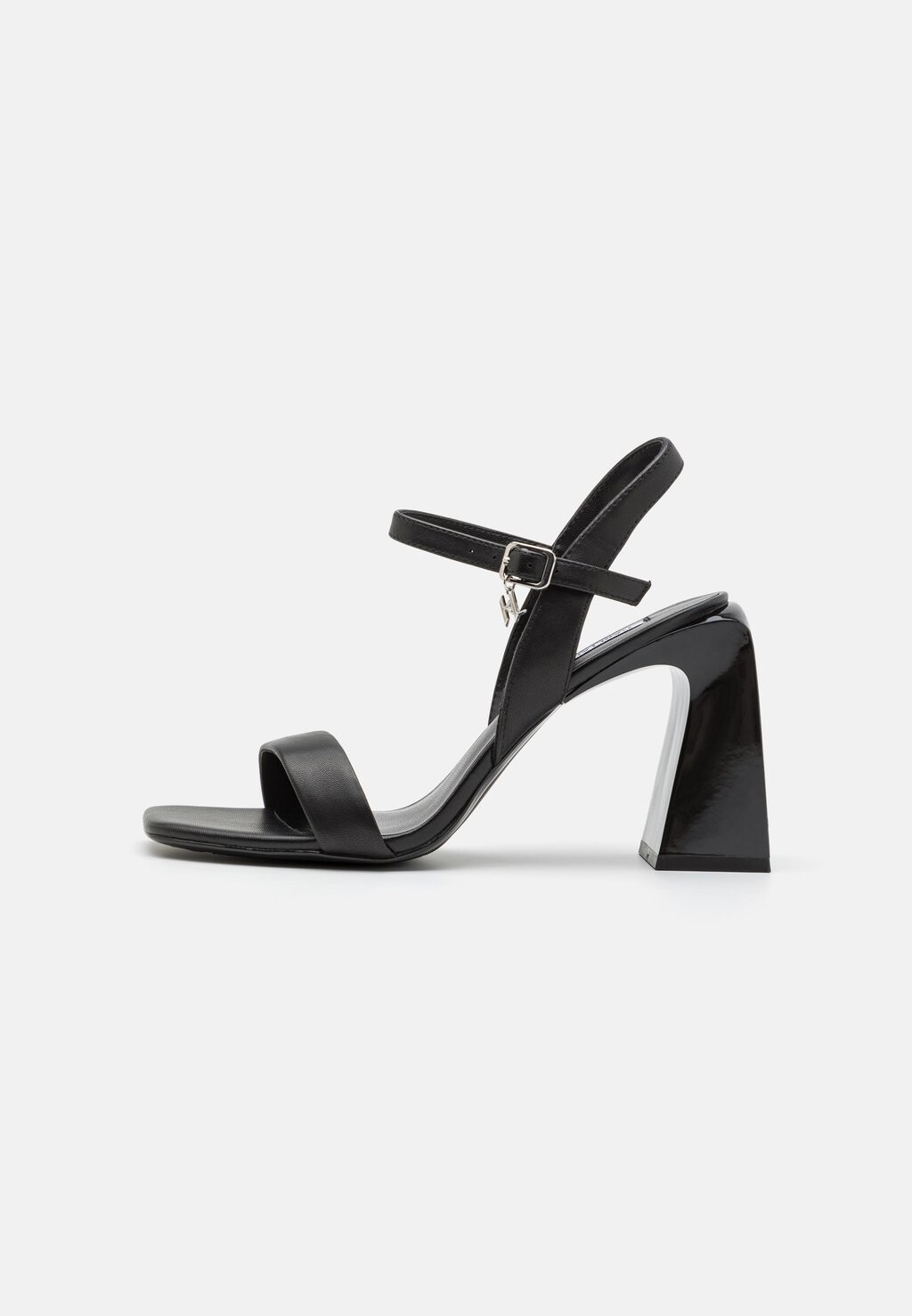 

Сандалии Astra Nova Ankle Strap KARL LAGERFELD, черный