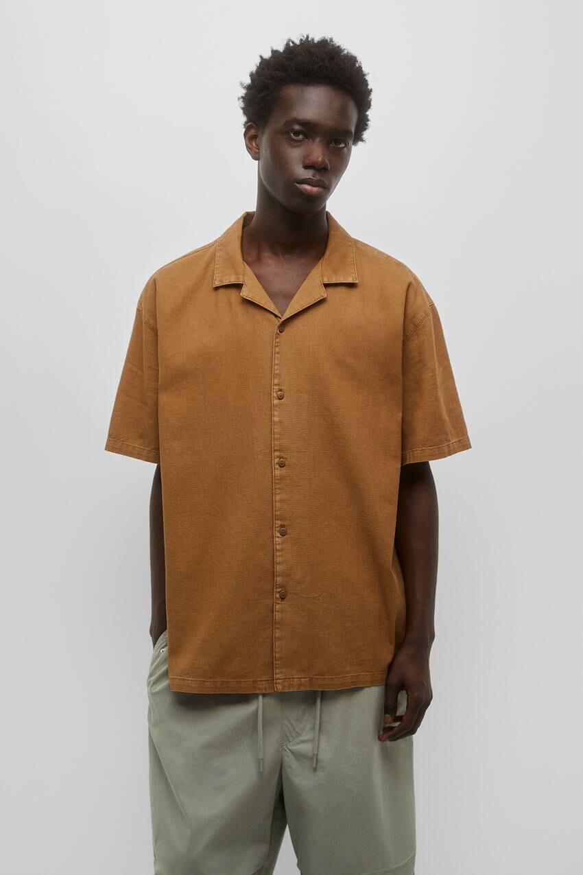 

Базовая рубашка оверсайз с коротким рукавом Pull&Bear, карамель