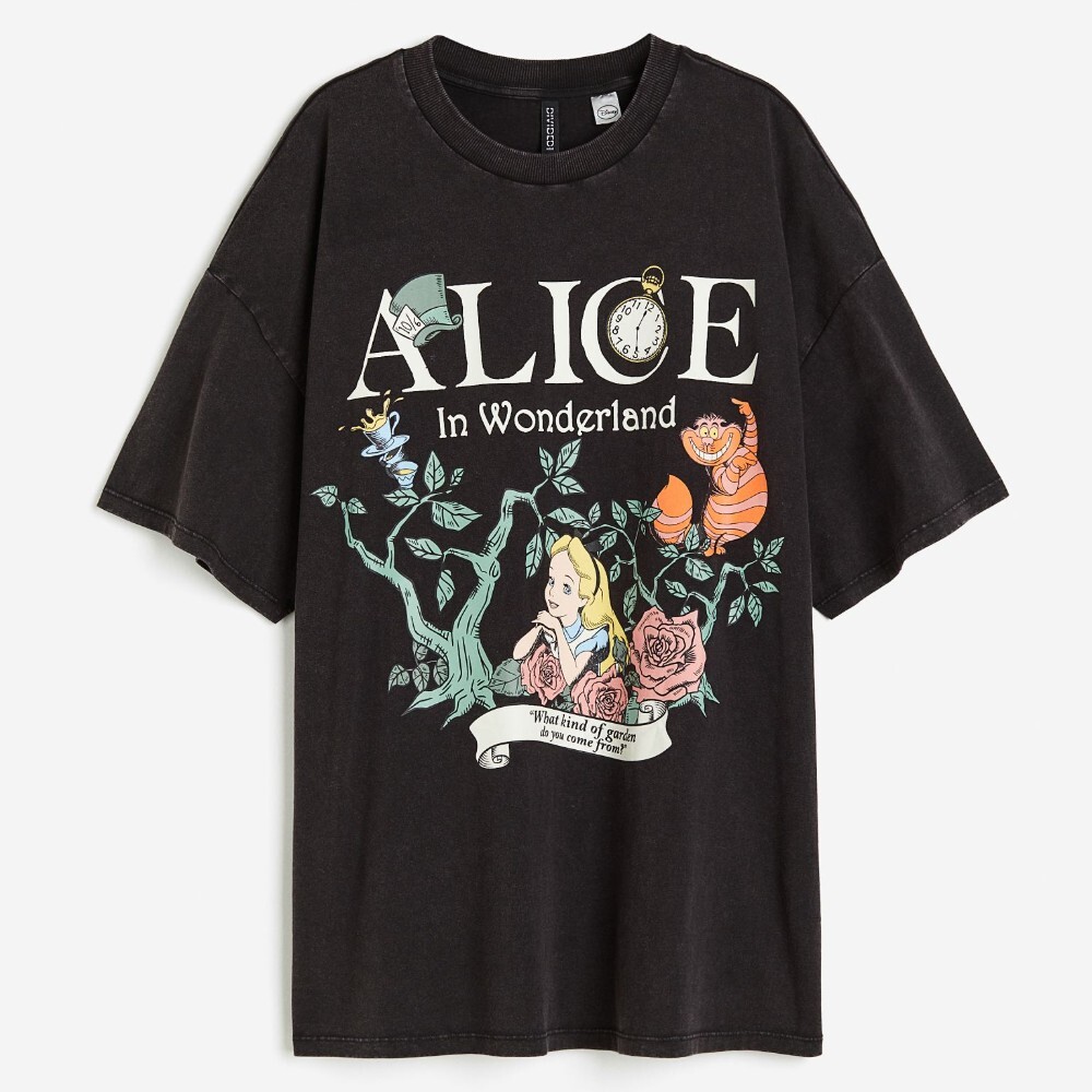 

Футболка H&M Oversized Printed Alice in Wonderland, черный