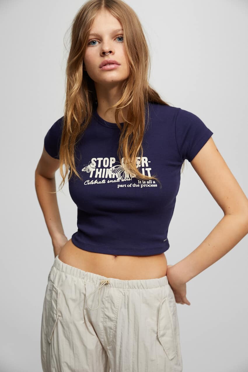 

Футболка с контрастным лозунгом Pull&Bear, военно-морской