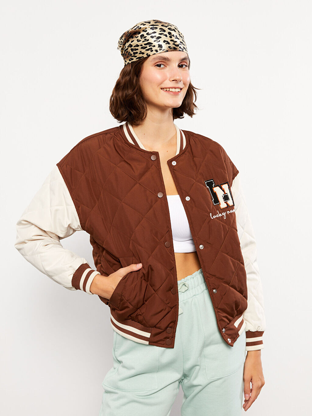 

Женское пальто с длинным рукавом и вышивкой с воротником колледжа LCW Casual, Коричневый