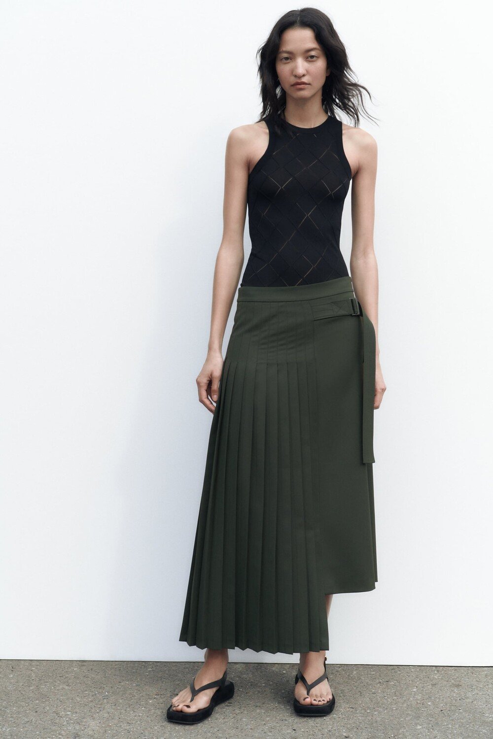 

Плиссированная юбка с поясом ZARA, хаки ДУБЛЬ