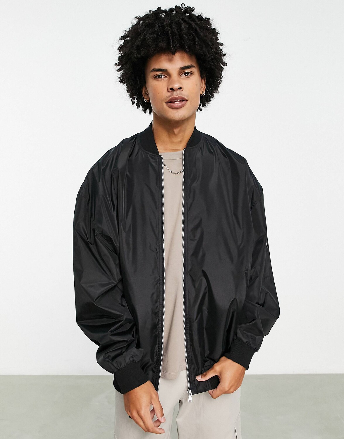 

Черный бомбер оверсайз ASOS DESIGN