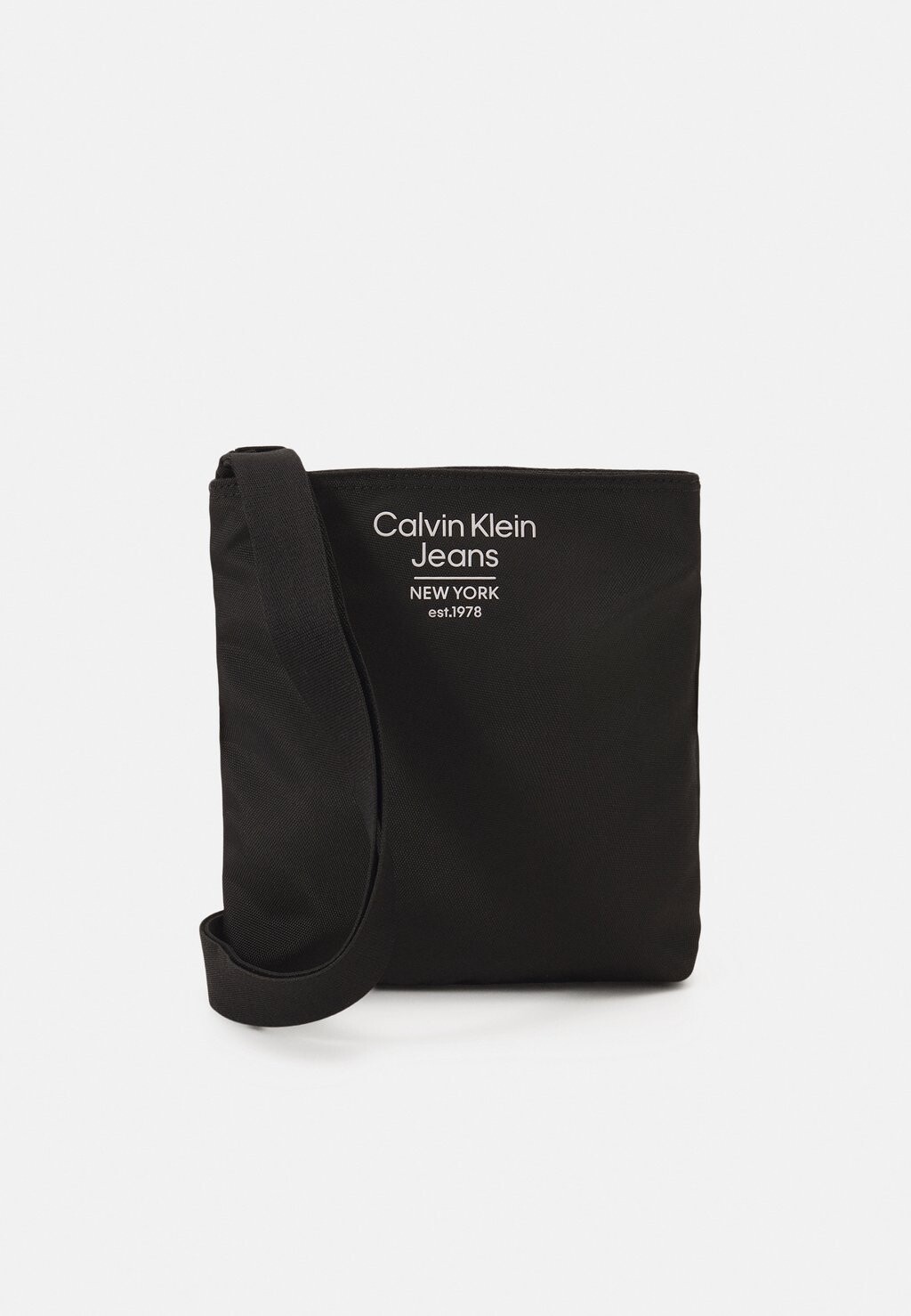 

Сумка через плечо Calvin Klein Jeans, черный