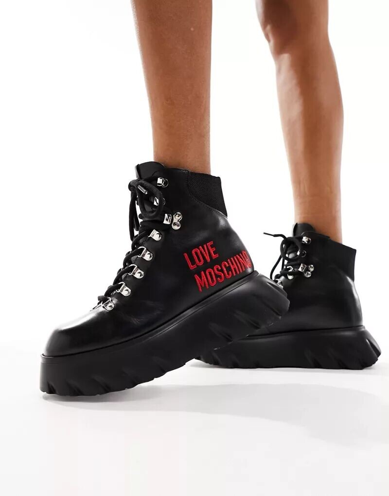 

Черные трекинговые ботильоны Love Moschino
