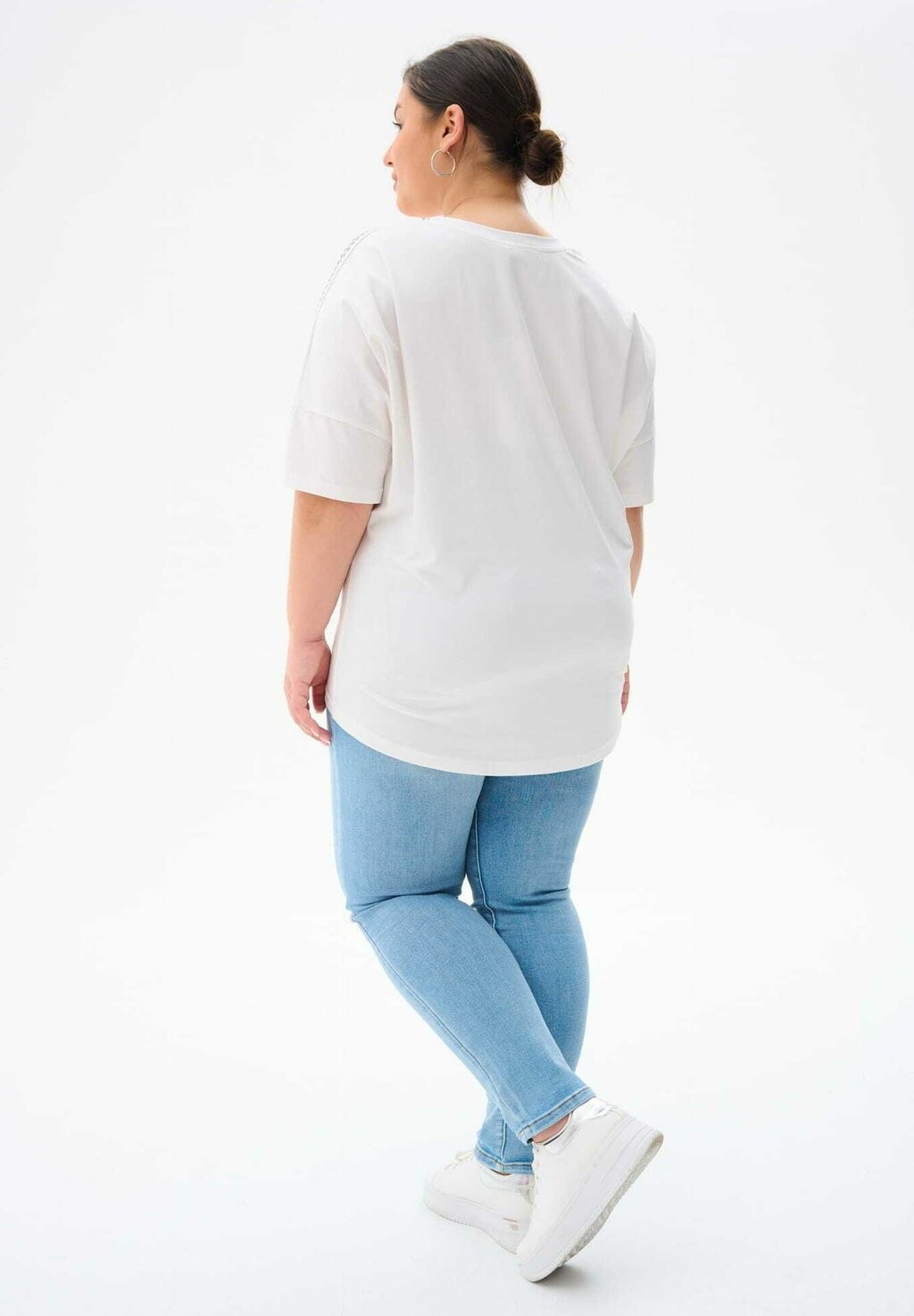 

Футболка с принтом WINIX blue shadow, цвет White Denim