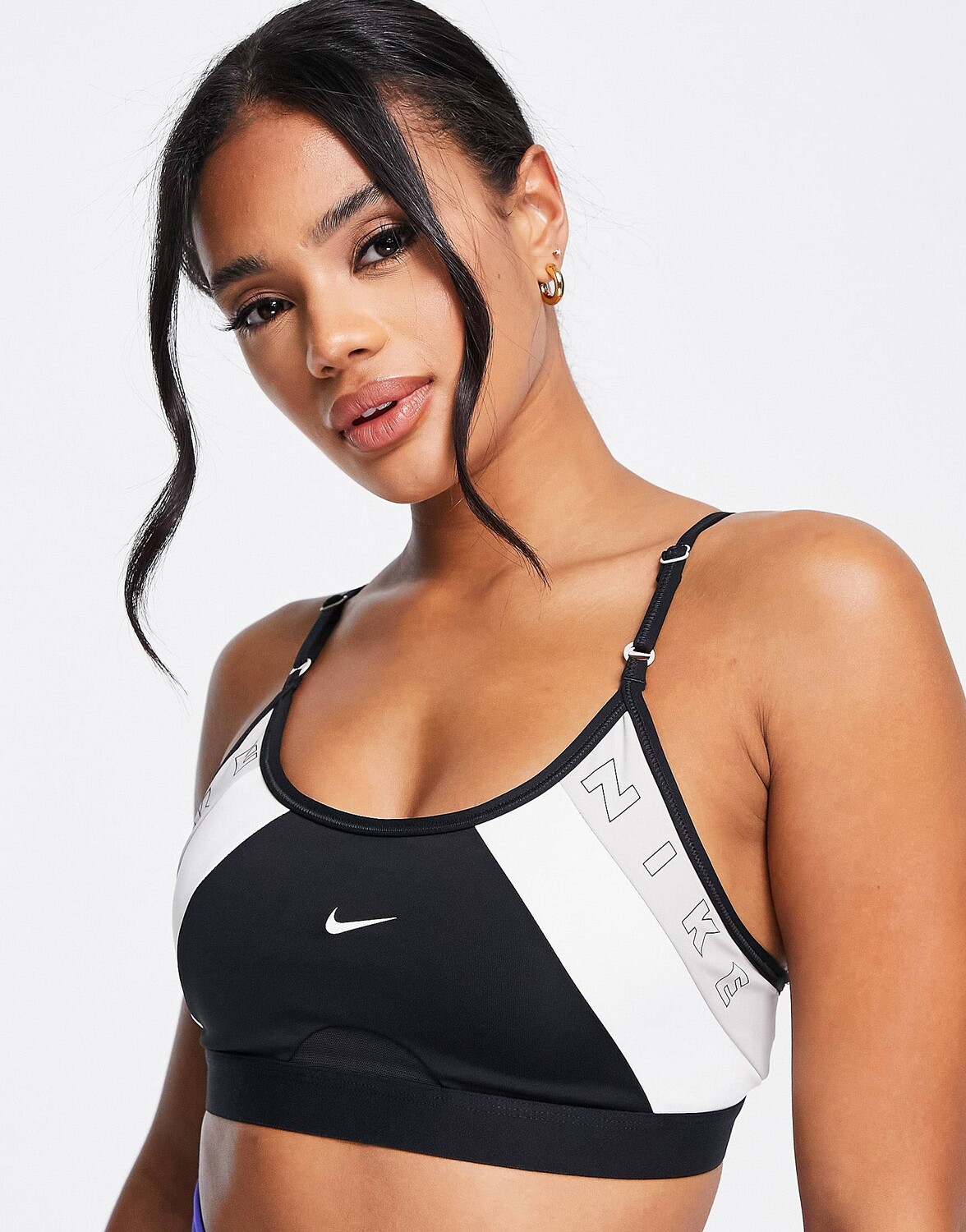 

Черный спортивный бюстгальтер с легкой поддержкой Nike Training GRX Indy