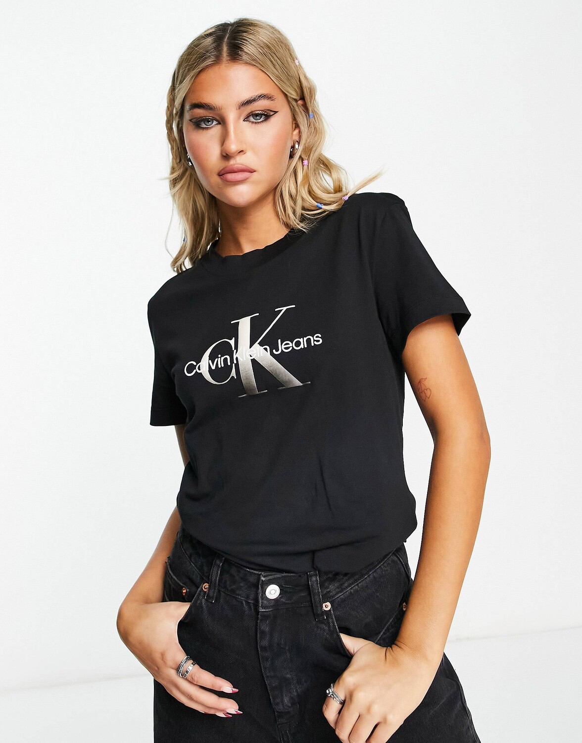 

Черная футболка с градиентным монологом Calvin Klein Jeans