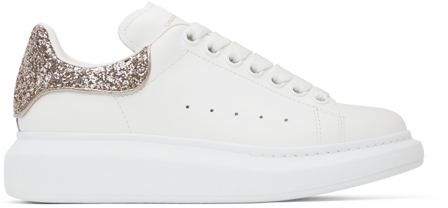 

Белые массивные кеды Alexander McQueen