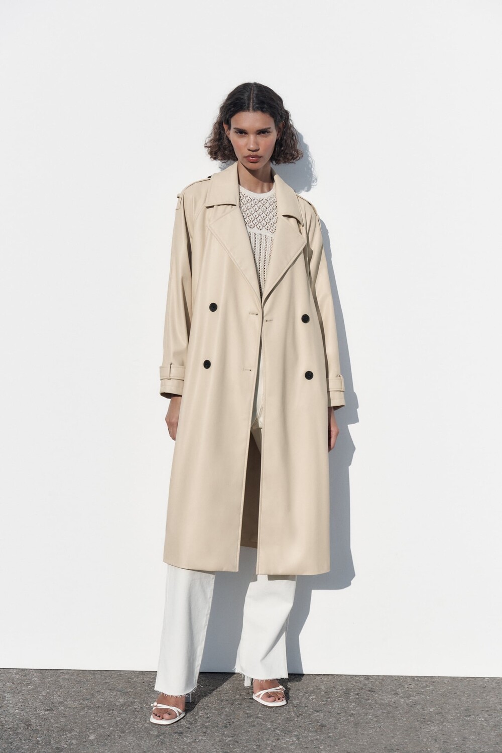 

Тренч из искусственной кожи ZARA, экру