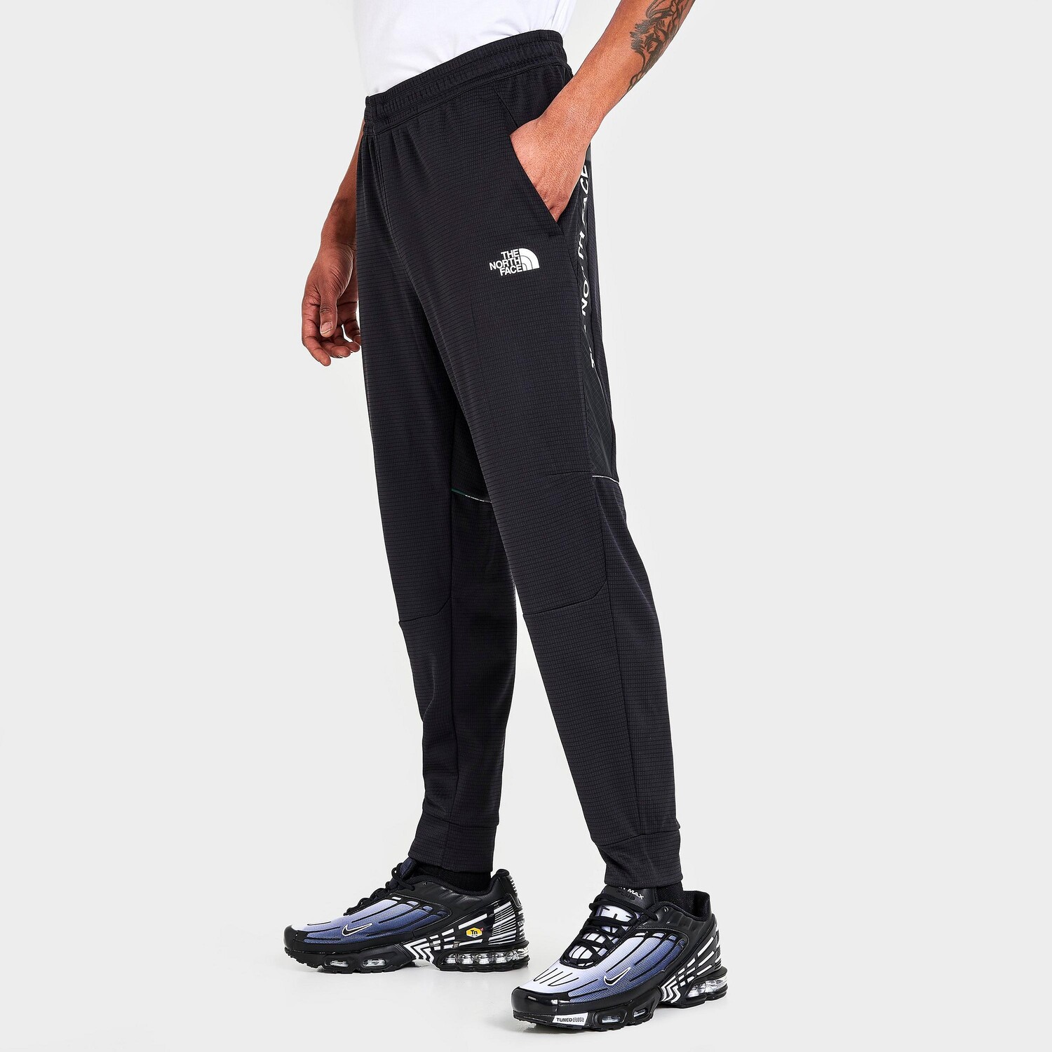 

Мужские брюки-джоггеры The North Face Ampere, черный