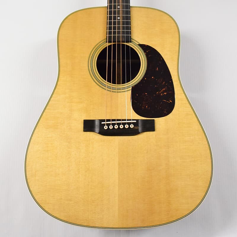 

Акустическая гитара Martin D-28 - Натуральный D-28 Acoustic Guitar