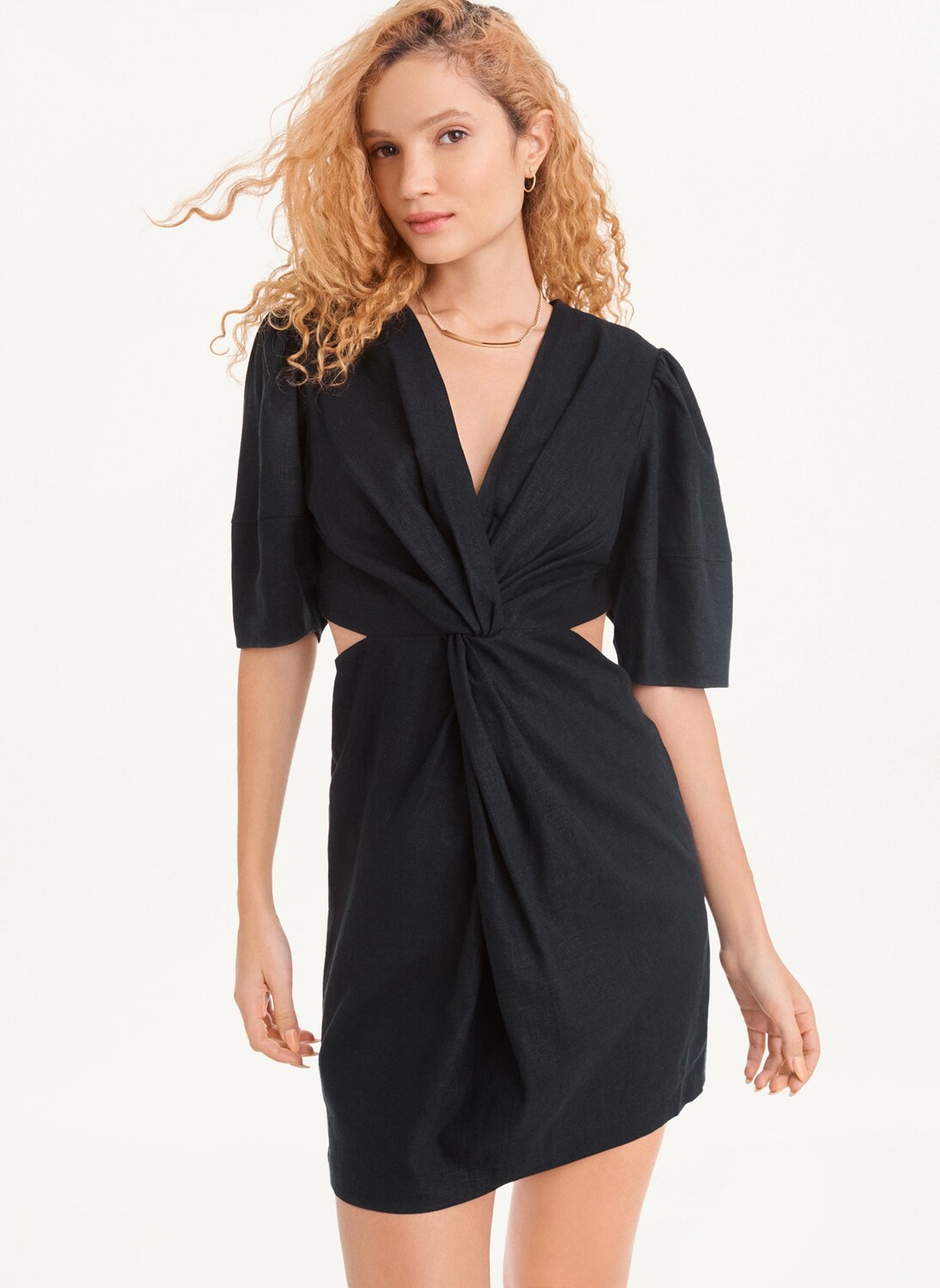 

Мини-платье с боковым вырезом DKNY