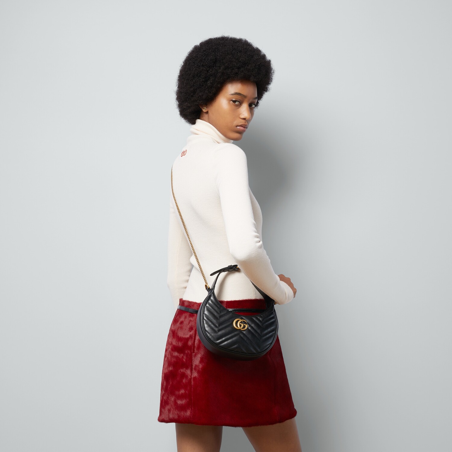 

Сумка GUCCI GG Marmont half-moon-shaped mini, черный