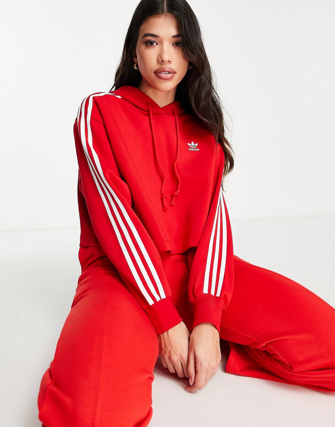 

Красная укороченная худи adidas Originals adicolor