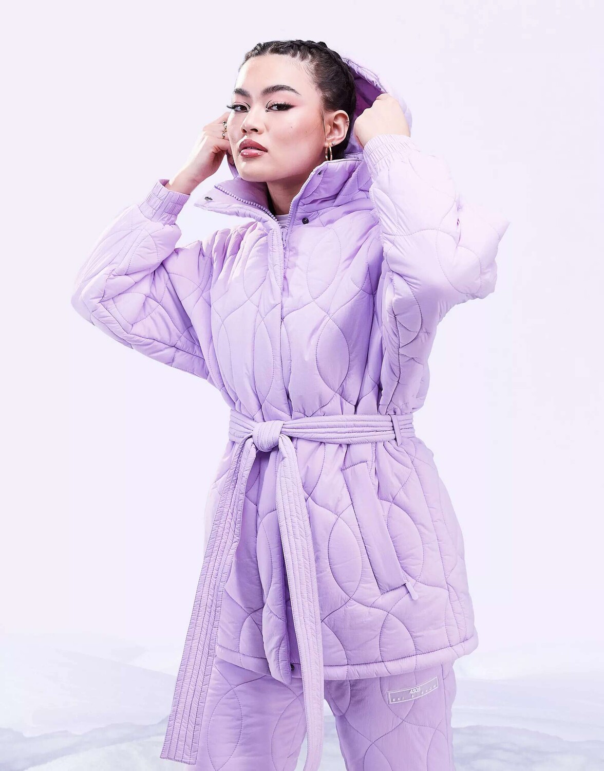 

Лыжная стеганая куртка с поясом ASOS