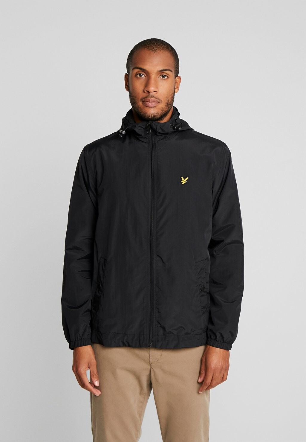 

Куртка Lyle & Scott КУРТКА С КАПЮШОНОМ НА МОЛНИИ, цвет jet black