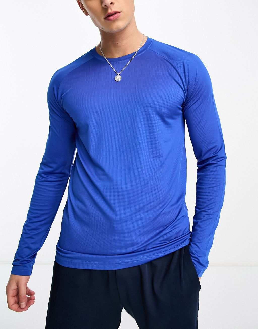 

Синий тренировочный топ с длинными рукавами Threadbare Fitness