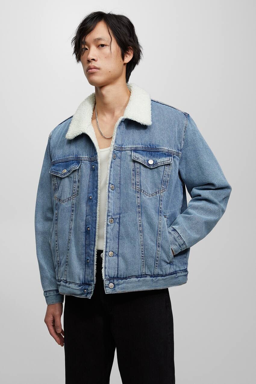 

Джинсовая куртка с искусственной овчиной Pull&Bear, синий