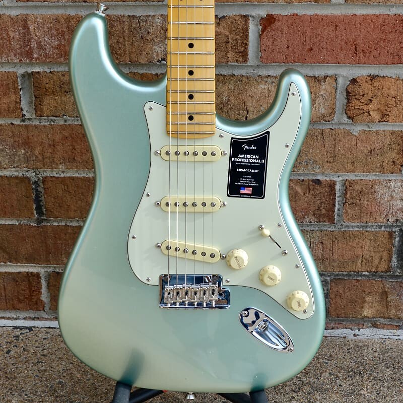 

Fender American Professional II Stratocaster, кленовый гриф, цвет Mystic Surf Green American Professional II Stratocaster, Maple Fingerboard, My...