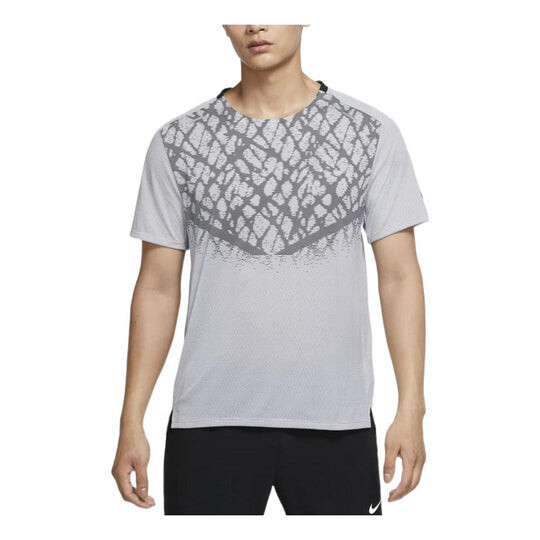 

Футболка Nike Dri-FIT ADV Run Division Techknit Gray DQ4779-014, серый