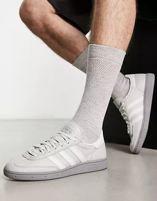 

Серые кроссовки на резиновой подошве adidas Originals Handball Spezial, серый