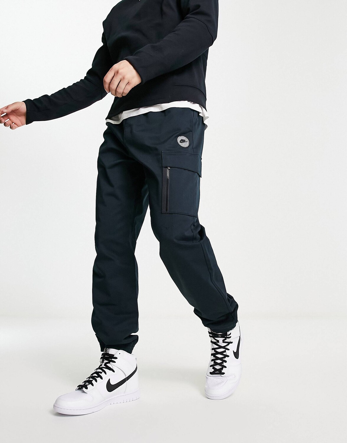

Джоггеры Nike Sports Utility черного/средне-синего цвета