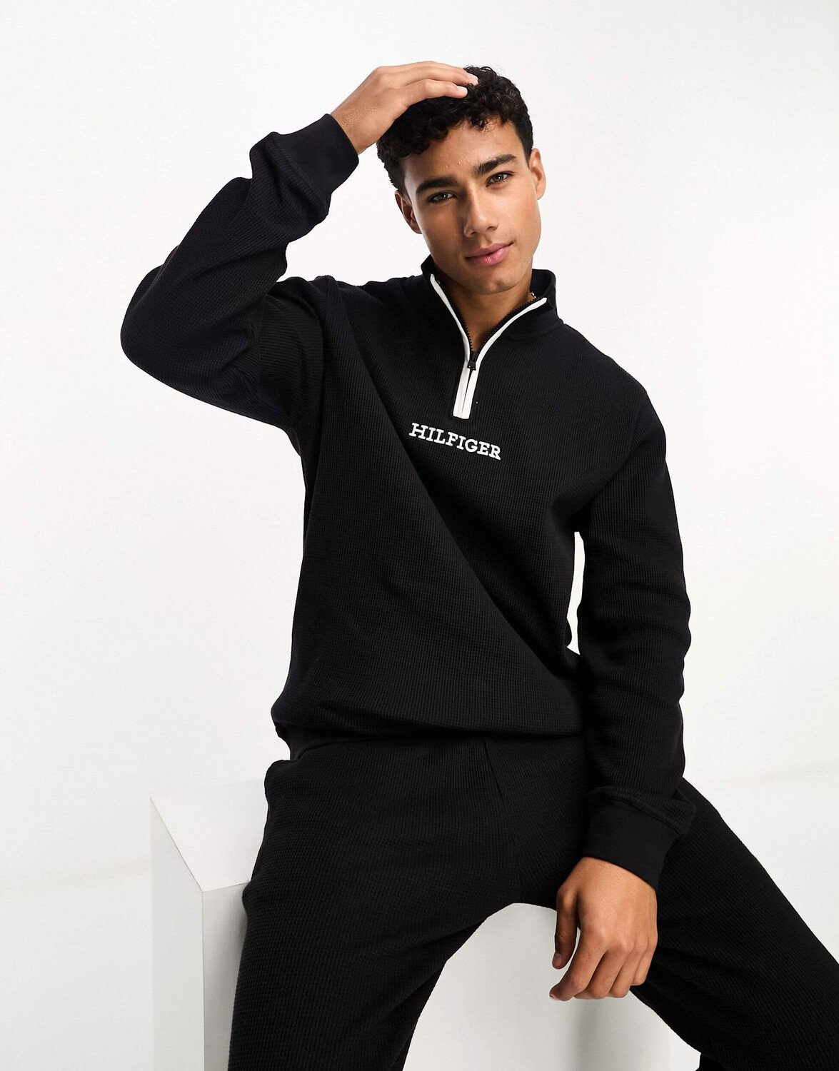

Свитшот Tommy Hilfiger Half Zip Lounge, черный/белый