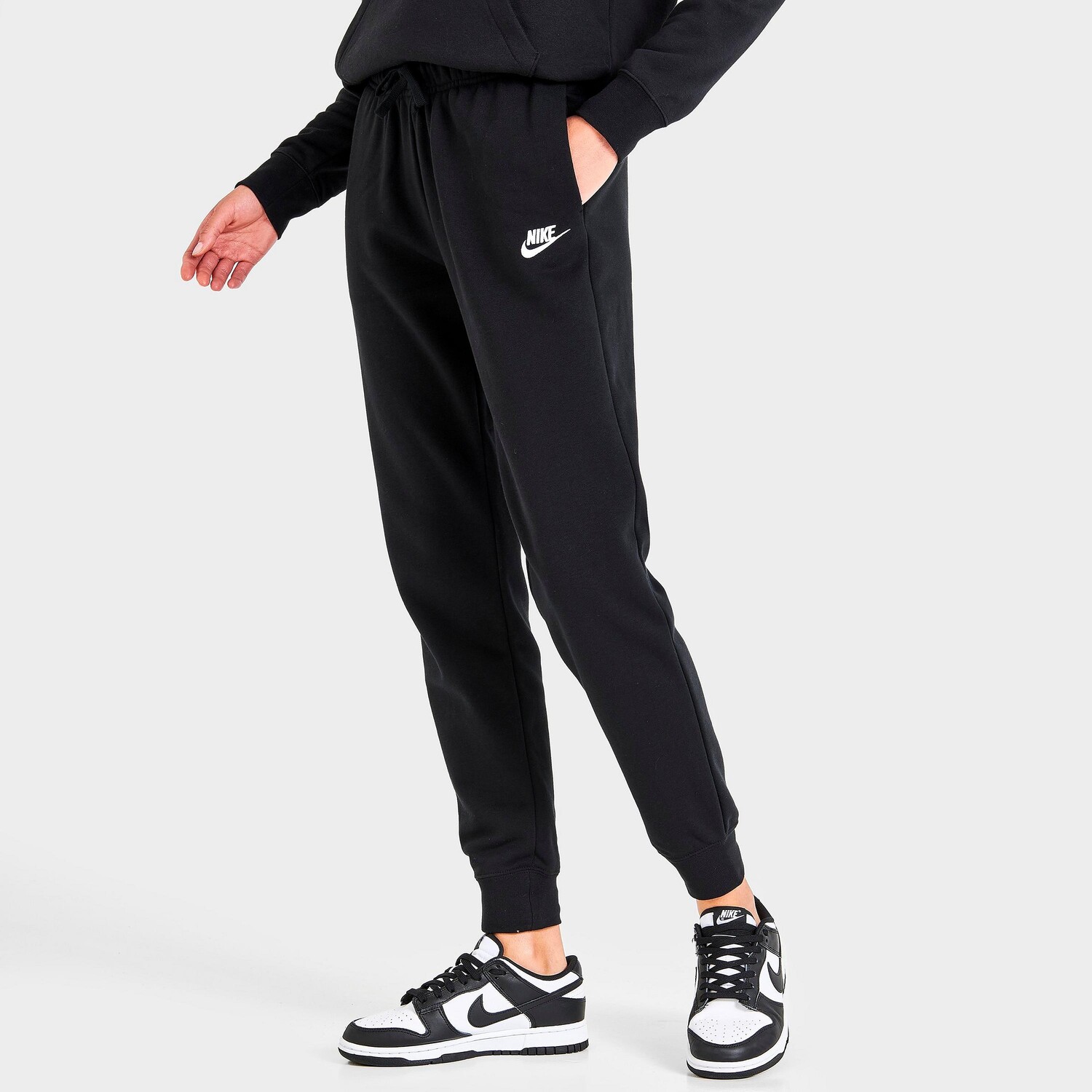 

Женские флисовые брюки-джоггеры со средней посадкой Nike Sportswear Club, черный