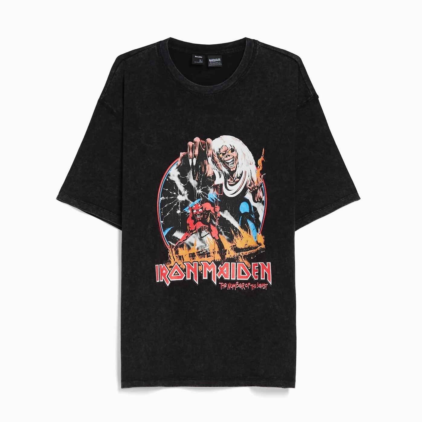

Футболка Bershka Iron Maiden Print Boxy Fit Short Sleeve, черный
