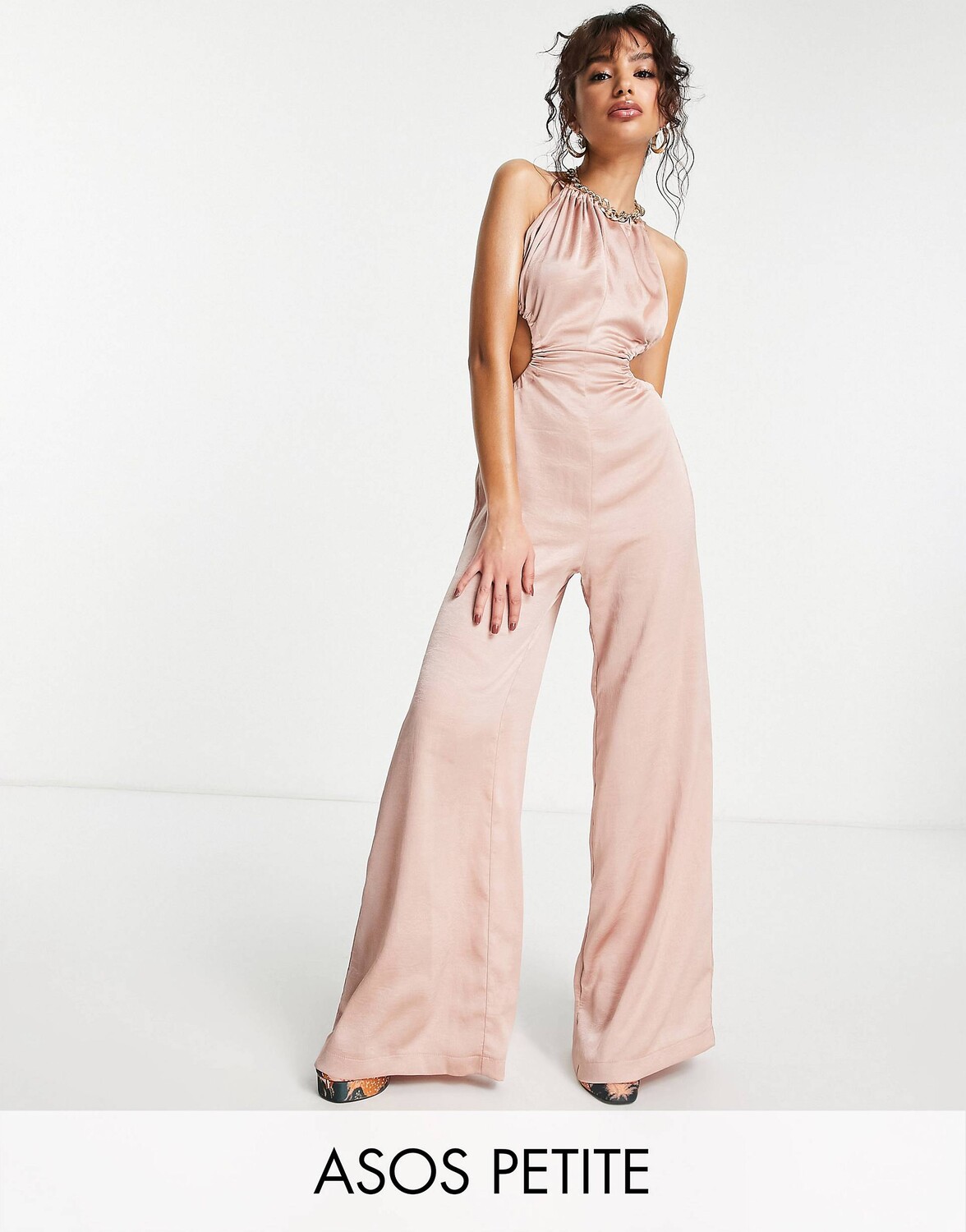 

Серо-коричневый атласный комбинезон с рюшами и вырезом на шее ASOS DESIGN Petite