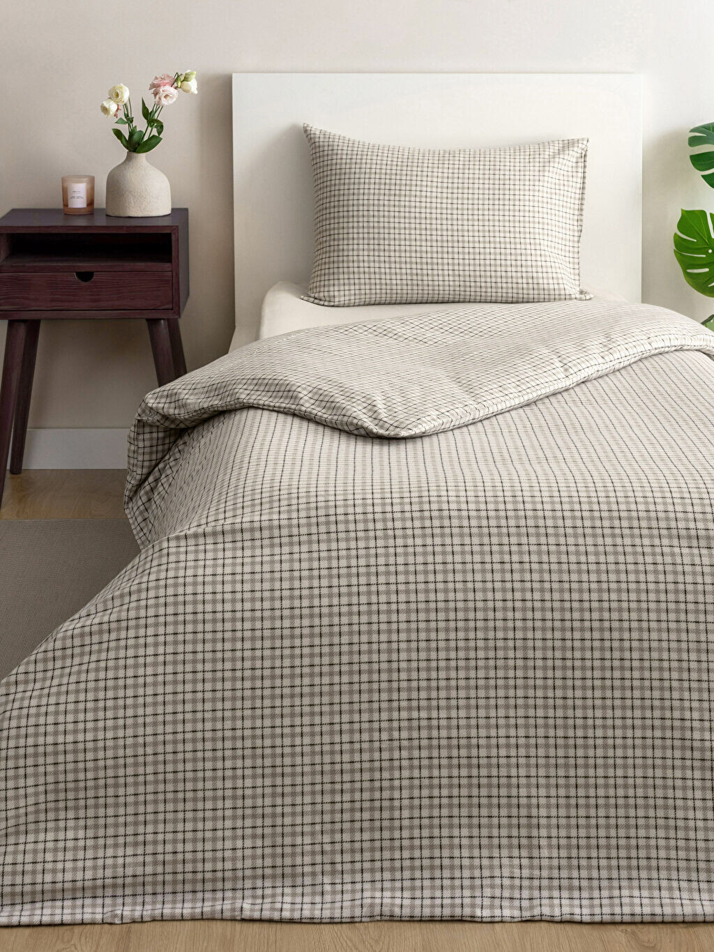 

Комплект пододеяльников с клетчатым узором LCW Home