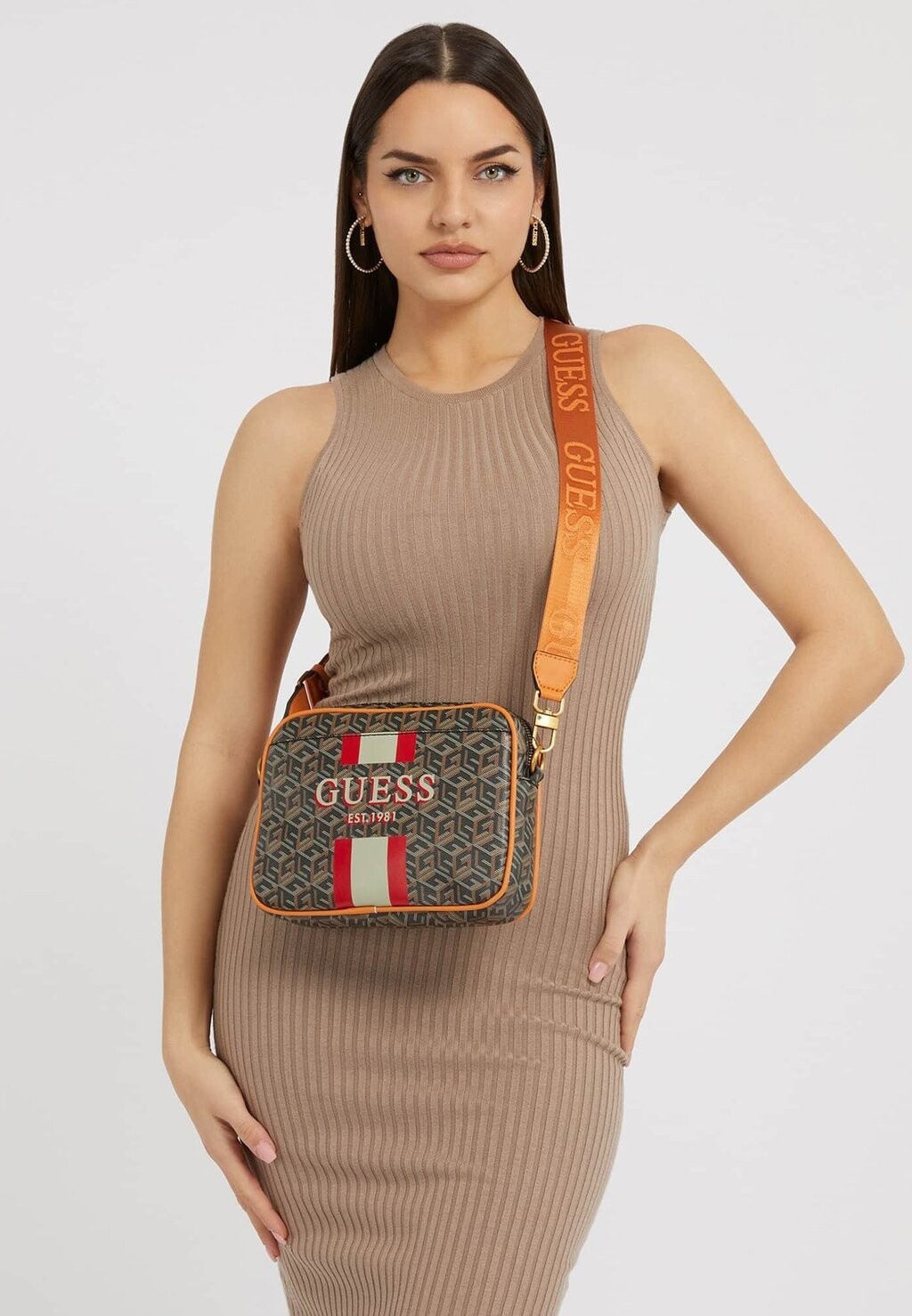 

Сумка через плечо Guess
