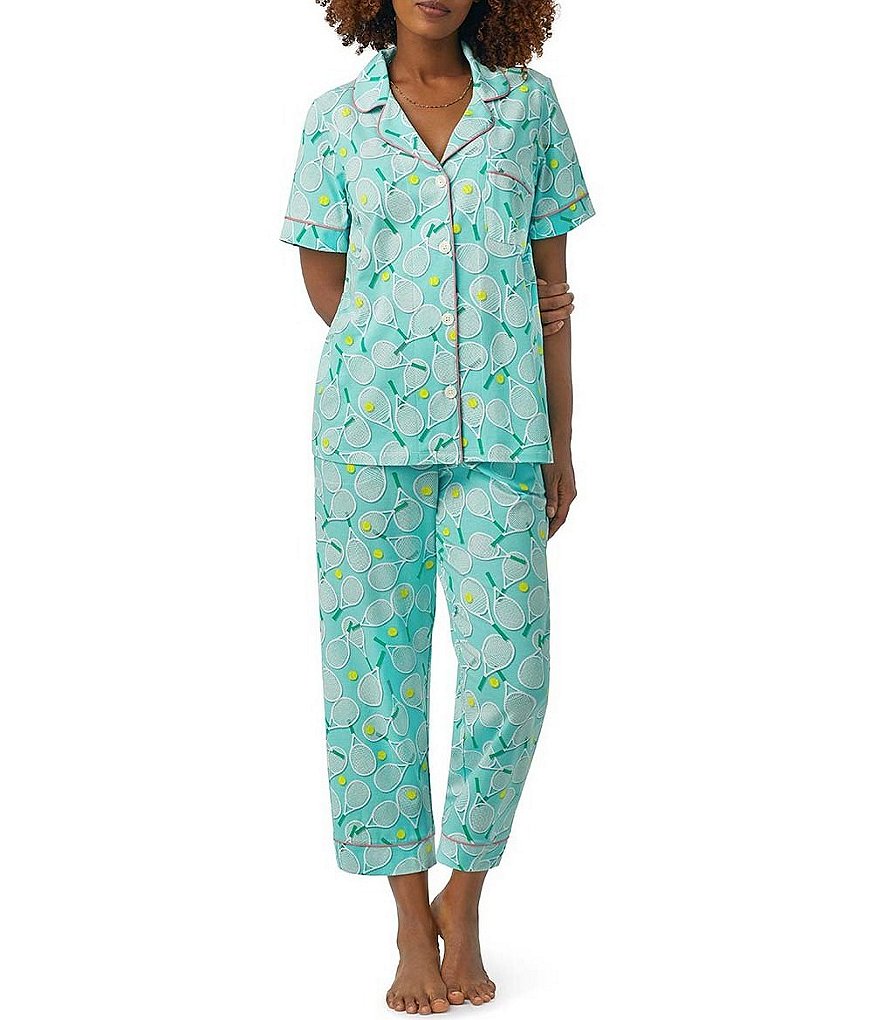 Пижама BedHead Теннисный клуб с принтом и короткими рукавами с воротником-стойкой Укороченный пижамный комплект BedHead Pajamas, синий