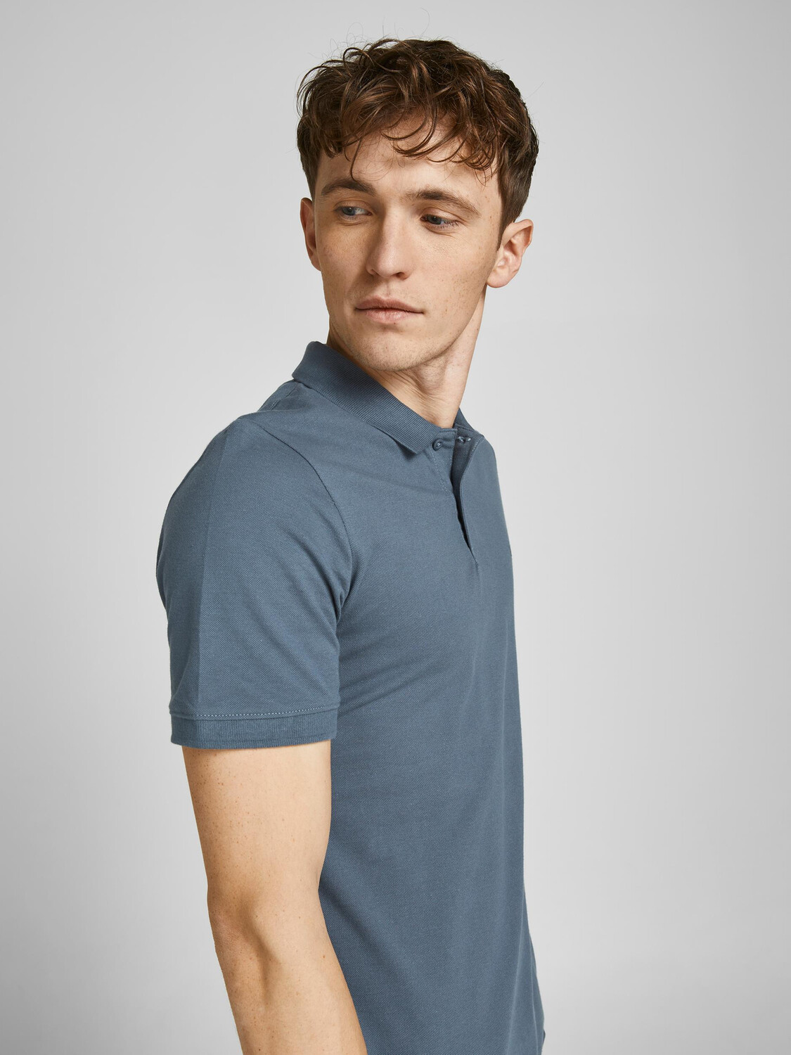 

Поло Jack & Jones Einfarbiges Polo Hemd Pique T Shirt mit Kragen JJEBASIC, серый
