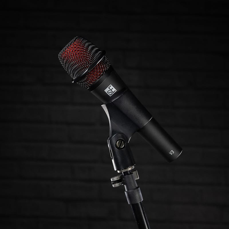 Динамический микрофон sE Electronics V3 Handheld Cardioid Dynamic Microphone динамический вокальный микрофон se electronics v3 dynamic vocal microphone