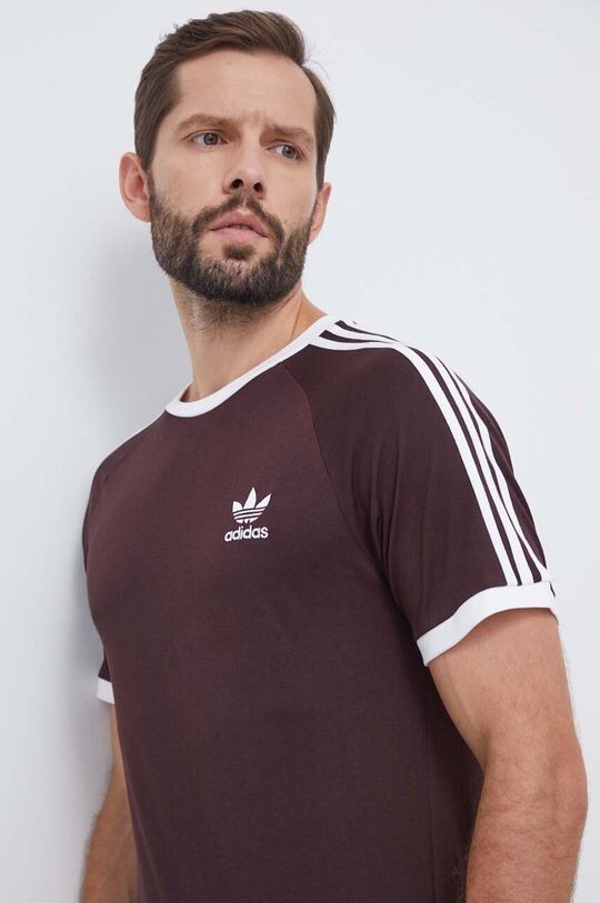 

Хлопковая футболка adidas Originals, коричневый