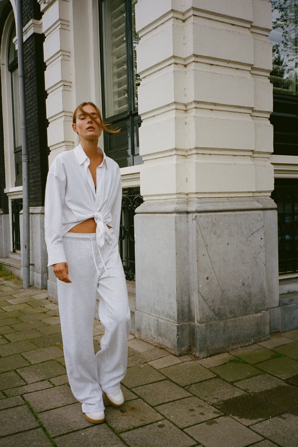 

Брюки для джоггинга прямого кроя ZARA, серый