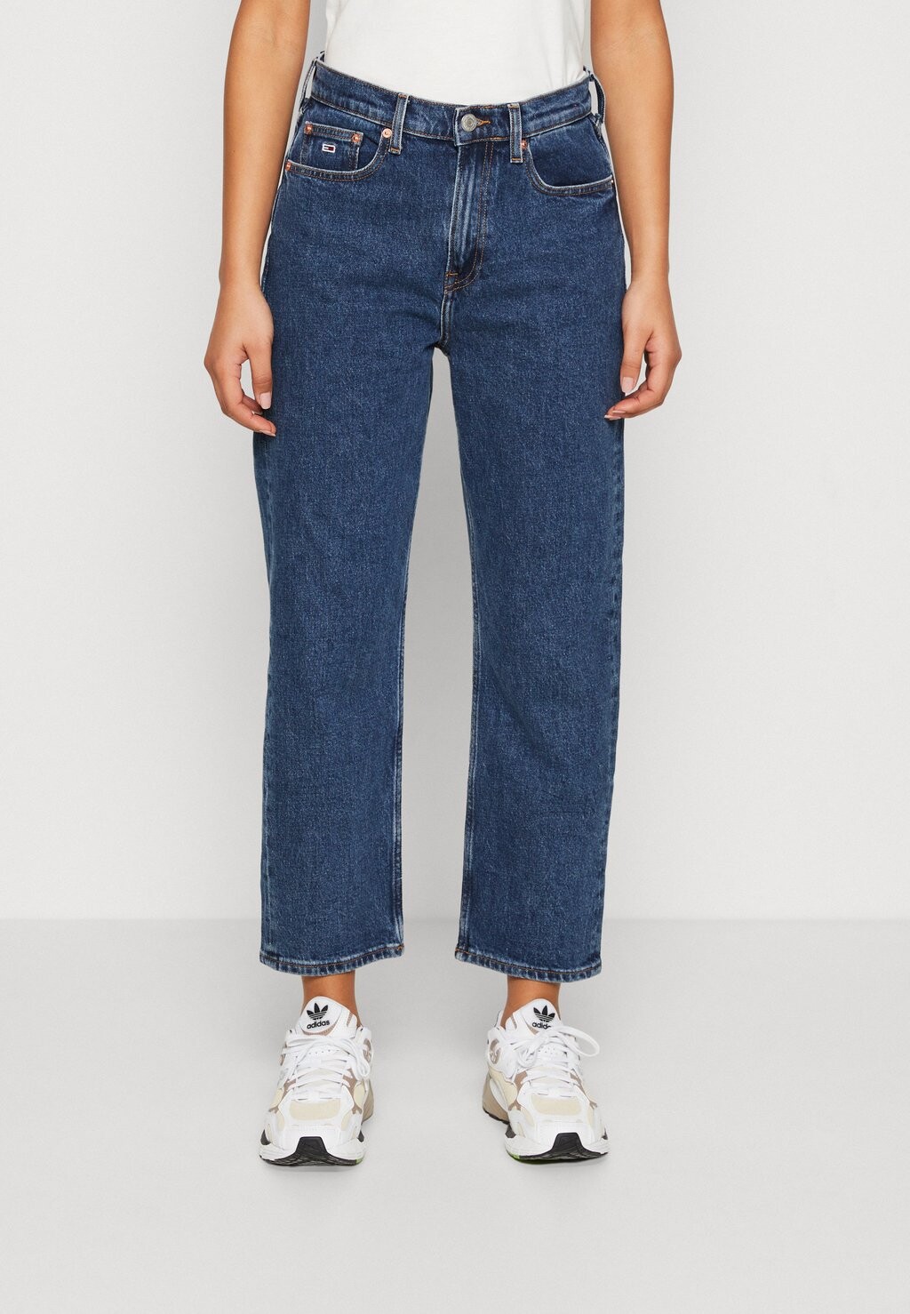 

Джинсы прямого кроя Tommy Jeans