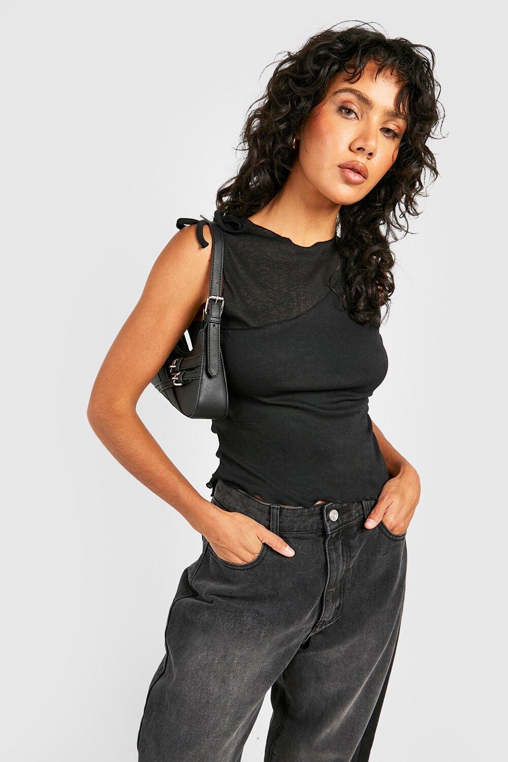 

Двухслойный топ с завязкой на плечах из луковой кожи Boohoo, черный