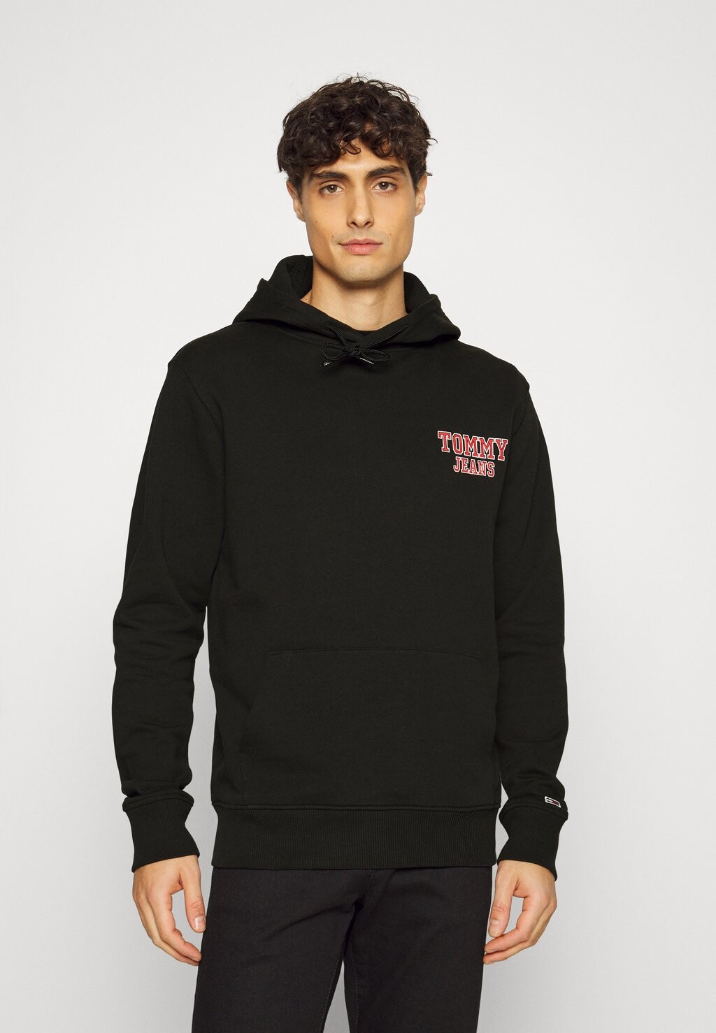

Худи Tommy Jeans, черный