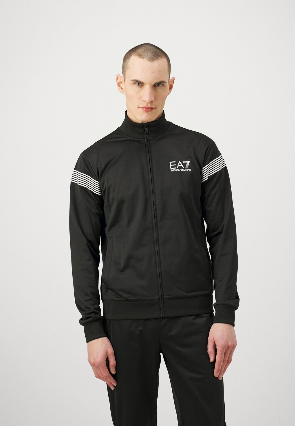 

Спортивный костюм EA7 Emporio Armani, черный