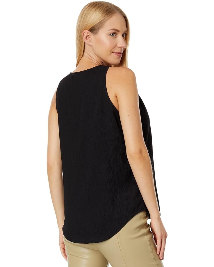 

Блуза Vince Camuto V-Neck Ruched Strap Sleeveless Blouse, цвет Rich Black