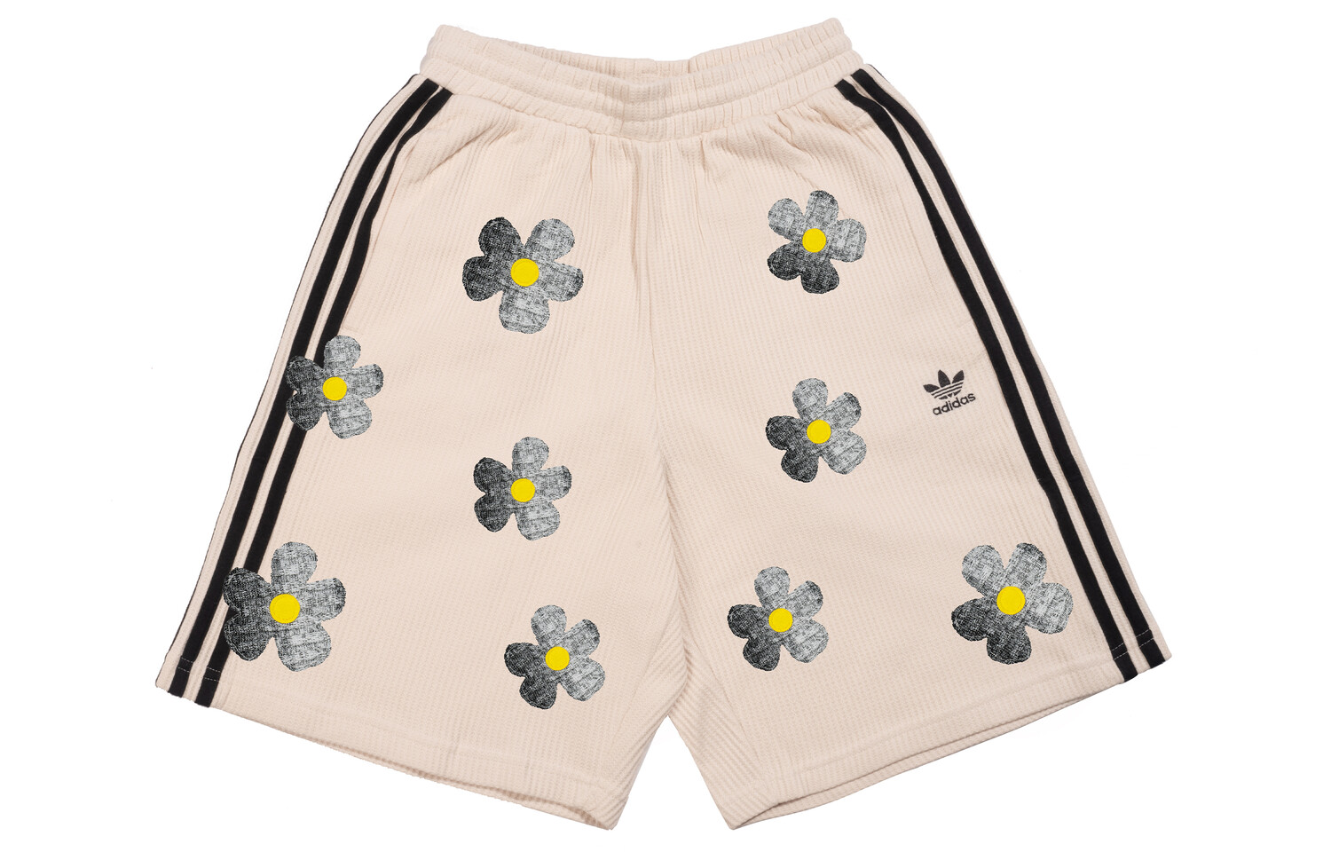 

Повседневные шорты женские бежевые Adidas Originals