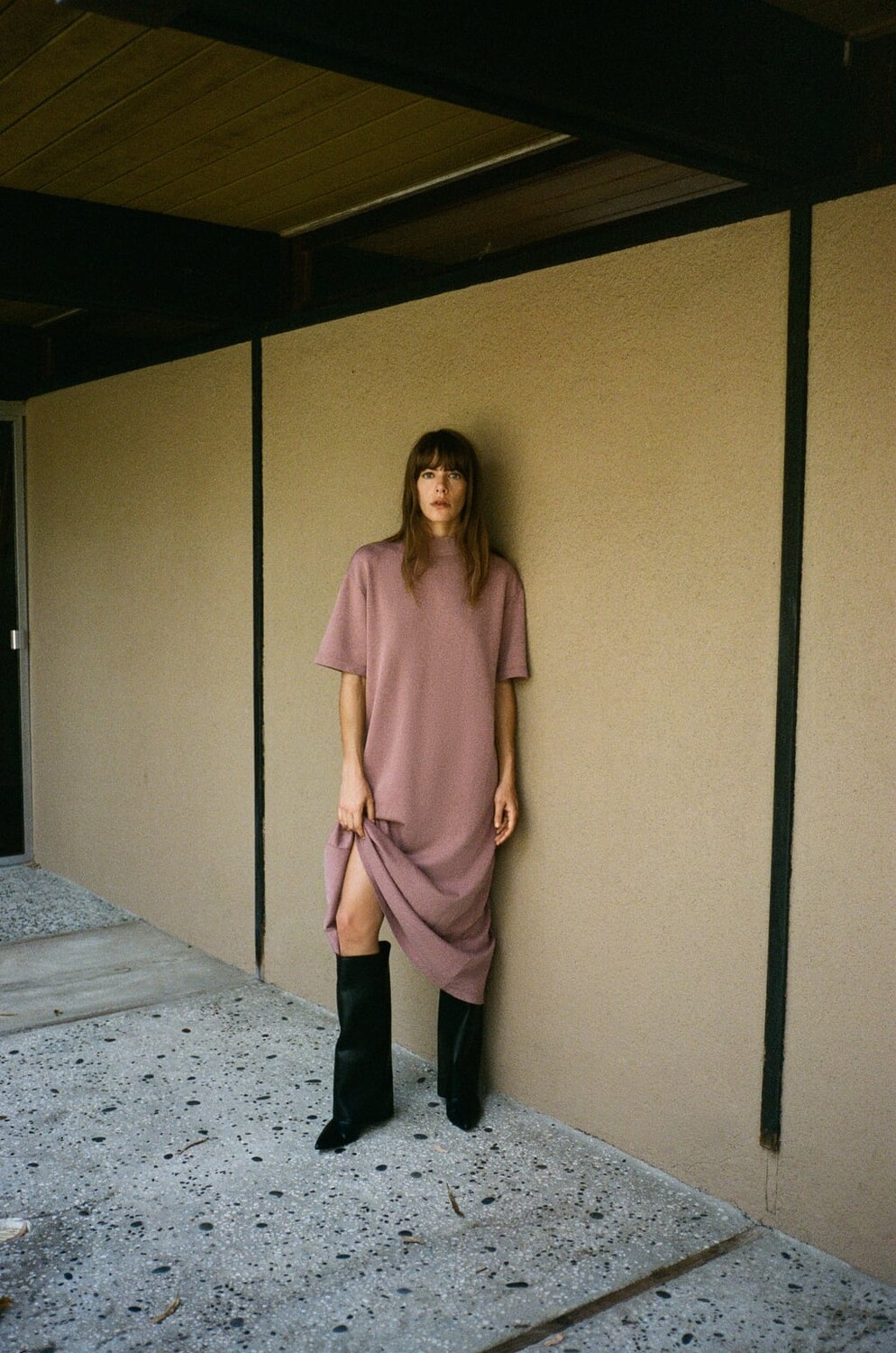 

Платье интерлок с эффектом потертости ZARA, розовый